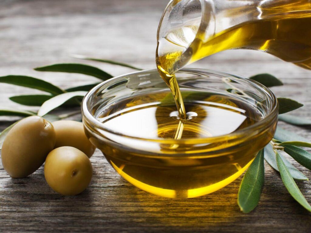 colour of olive oil